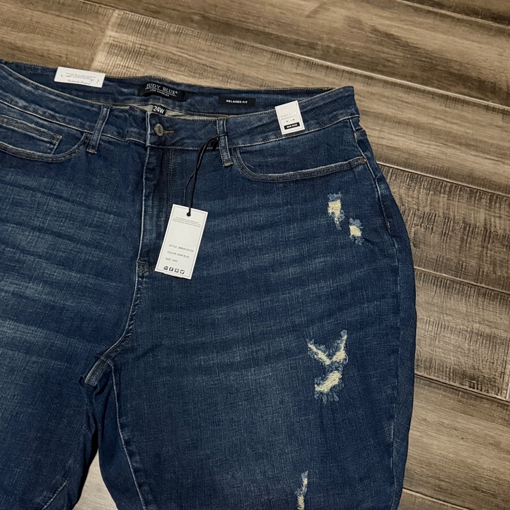 New Judy Blue Relaxed Fit 24W - Picture 4 of 9